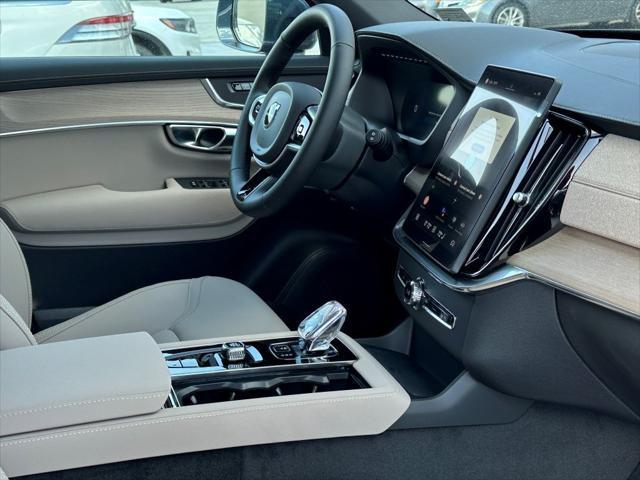 new 2025 Volvo XC90 car