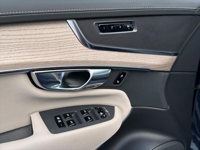 new 2025 Volvo XC90 car