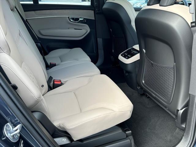new 2025 Volvo XC90 car