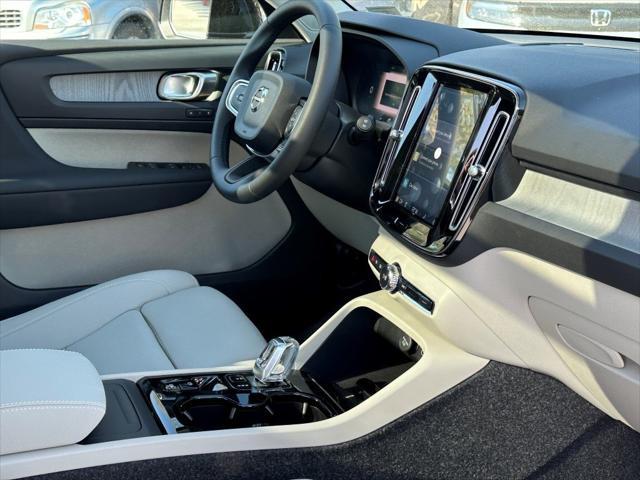 new 2025 Volvo XC40 car, priced at $47,115