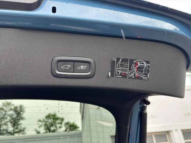 used 2022 Volvo C40 Recharge Pure Electric car, priced at $33,568