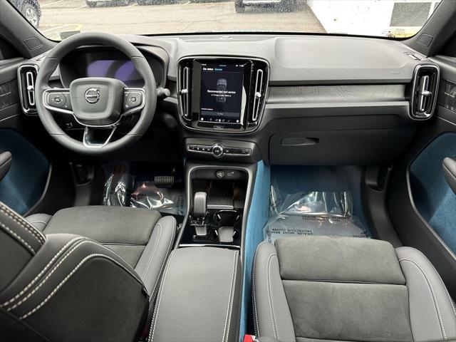 used 2022 Volvo C40 Recharge Pure Electric car, priced at $33,568