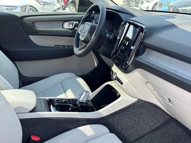new 2025 Volvo XC40 car, priced at $50,565