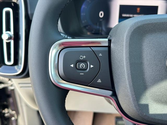 new 2025 Volvo XC40 car, priced at $50,565