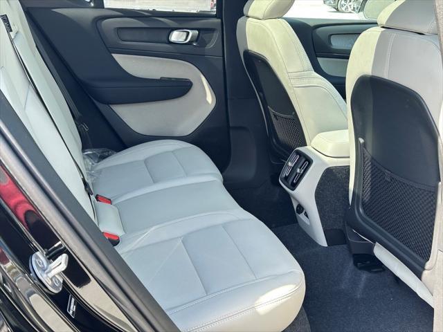 new 2025 Volvo XC40 car, priced at $50,565
