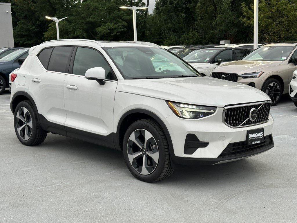 new 2025 Volvo XC40 car, priced at $41,515