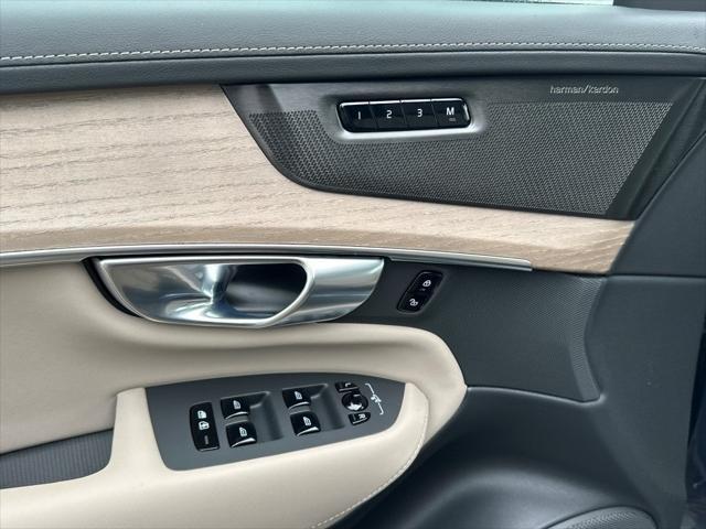 new 2025 Volvo XC90 car, priced at $73,145