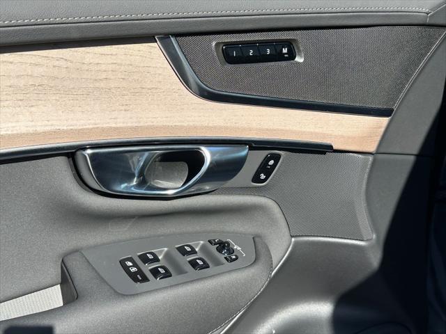 new 2025 Volvo XC90 car, priced at $64,895