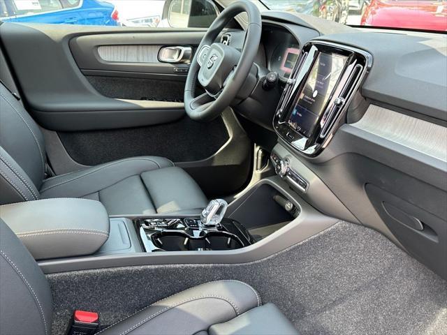 new 2025 Volvo XC40 car, priced at $47,810