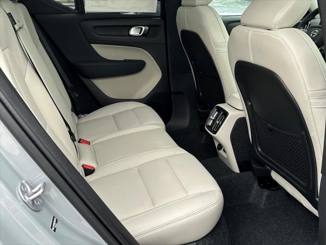 new 2025 Volvo XC40 car, priced at $51,565