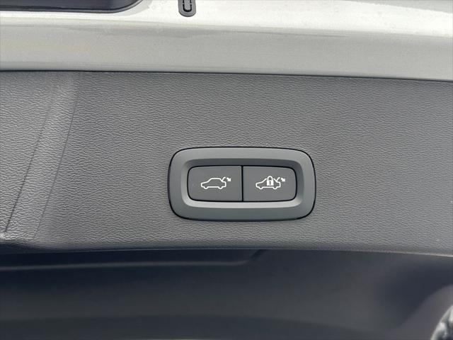 new 2025 Volvo XC40 car, priced at $51,565