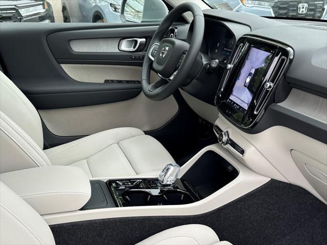 new 2025 Volvo XC40 car, priced at $51,565