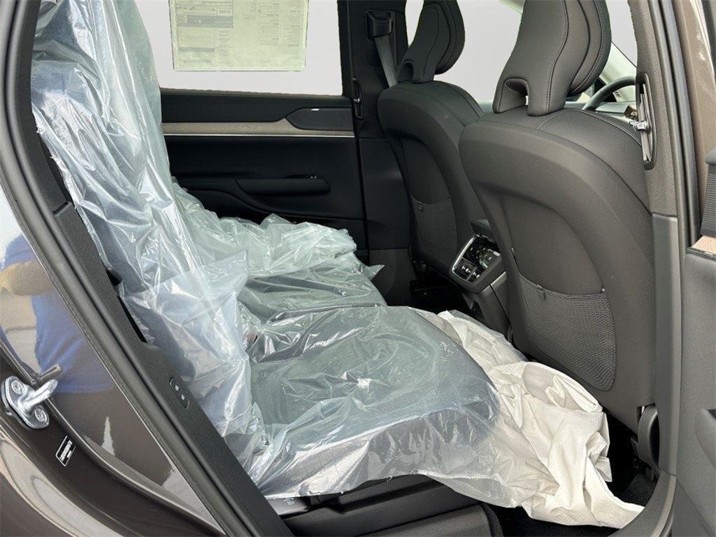 new 2025 Volvo EX90 car, priced at $82,390
