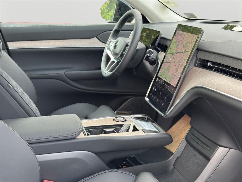 new 2025 Volvo EX90 car, priced at $82,390