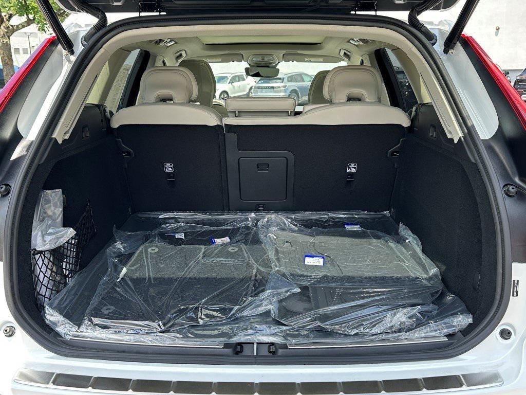 new 2026 Volvo XC60 car, priced at $62,935