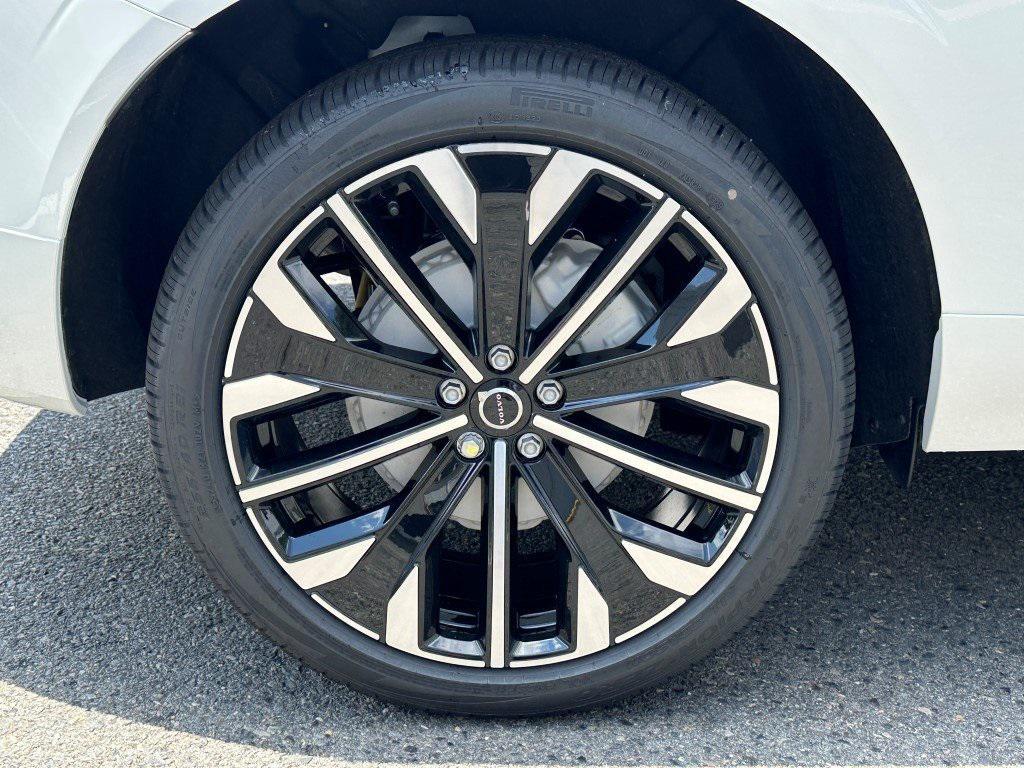 new 2026 Volvo XC60 car, priced at $62,935