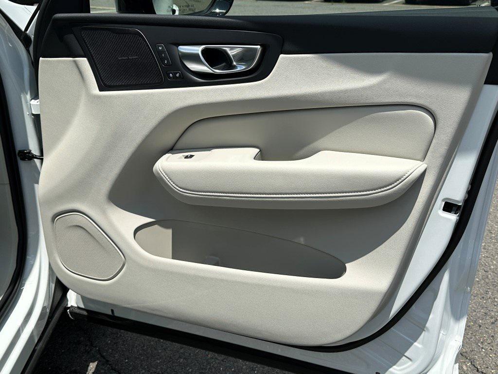 new 2026 Volvo XC60 car, priced at $62,935