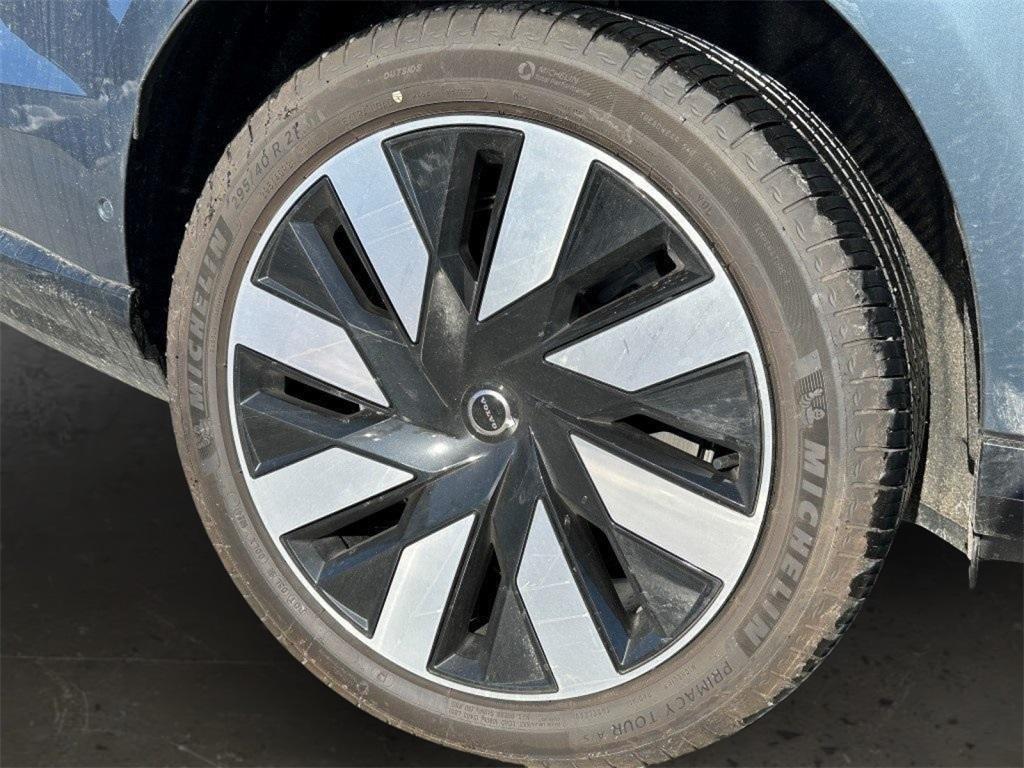 new 2025 Volvo EX90 car, priced at $93,840