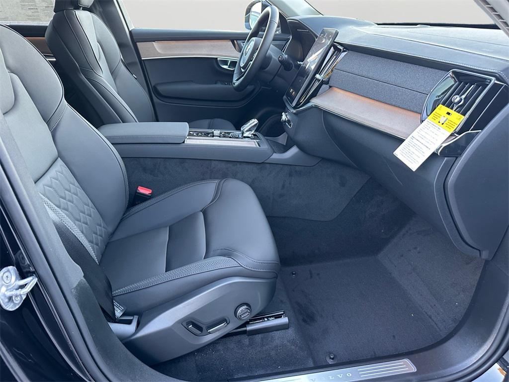 new 2026 Volvo XC90 car, priced at $68,325