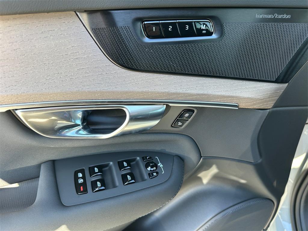 new 2026 Volvo XC90 car, priced at $67,395