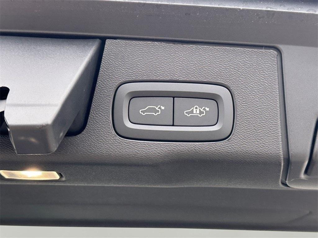 new 2026 Volvo XC60 car, priced at $60,135