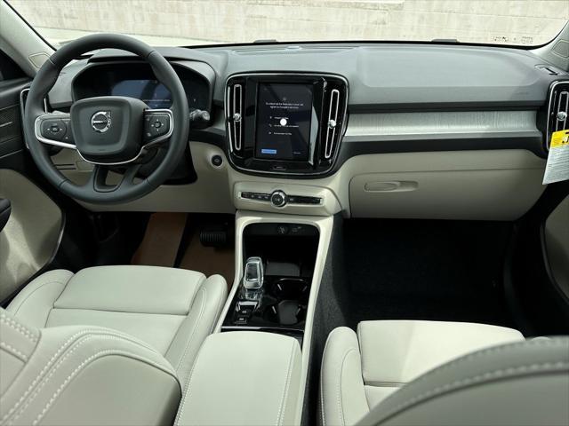 new 2025 Volvo XC40 car, priced at $50,565