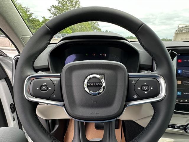 new 2025 Volvo XC40 car, priced at $50,565
