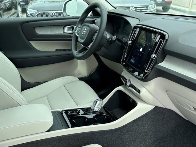 new 2025 Volvo XC40 car, priced at $50,565