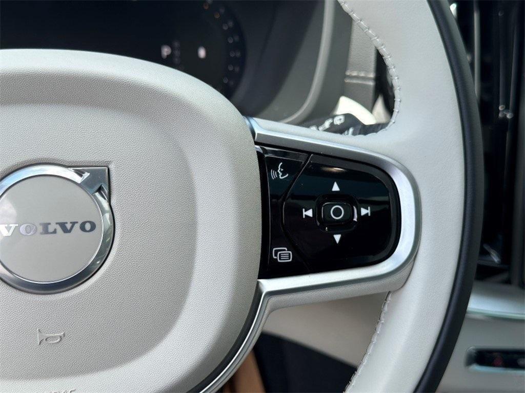 new 2026 Volvo XC60 car, priced at $60,935