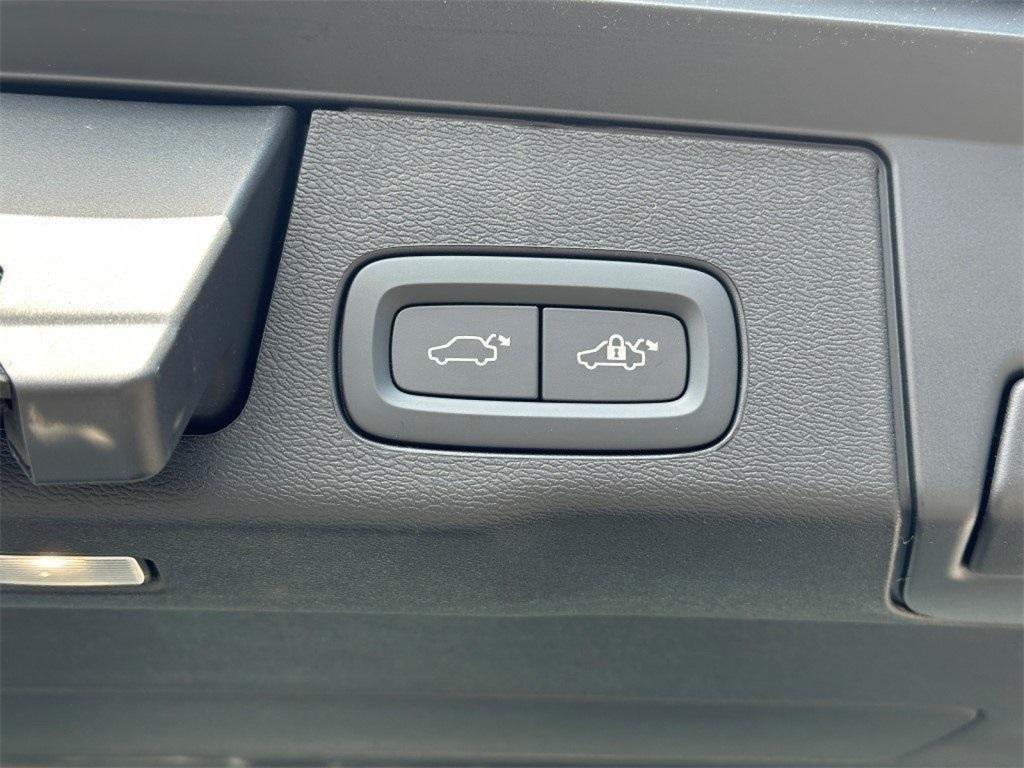 new 2026 Volvo XC60 car, priced at $60,935