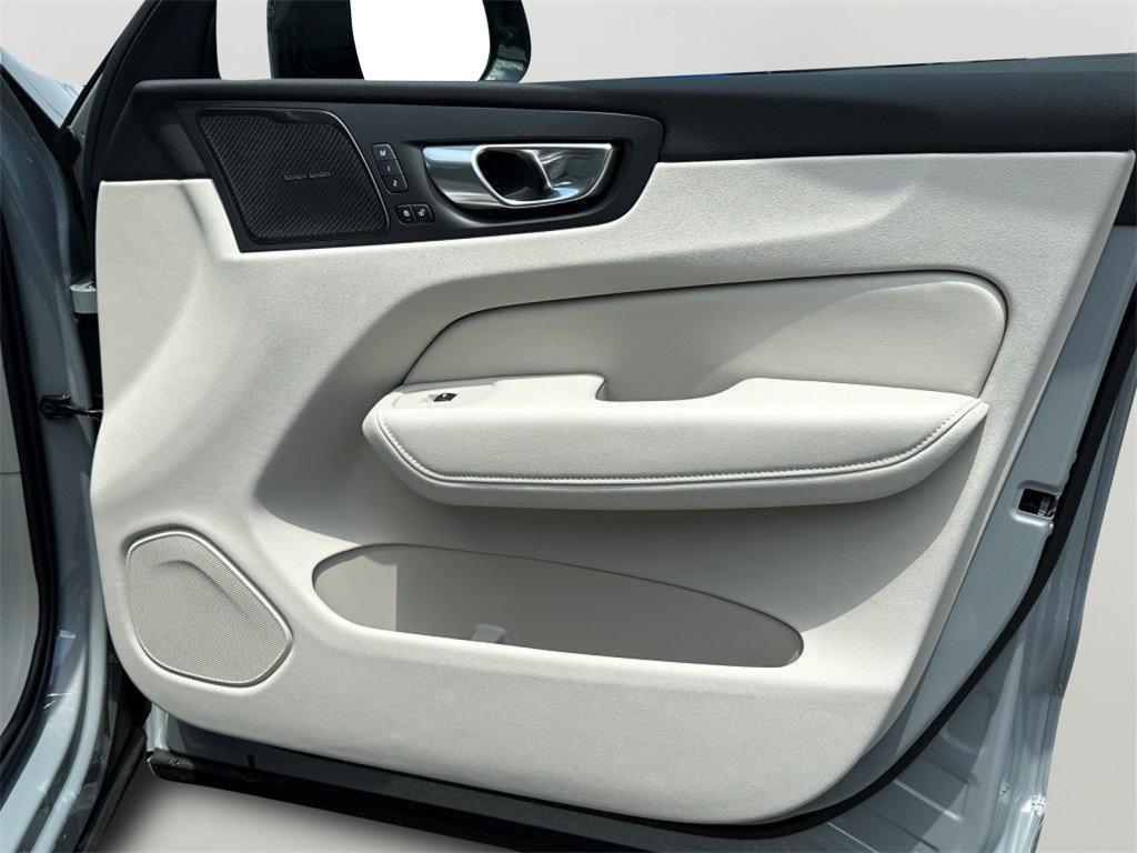 new 2026 Volvo XC60 car, priced at $60,935