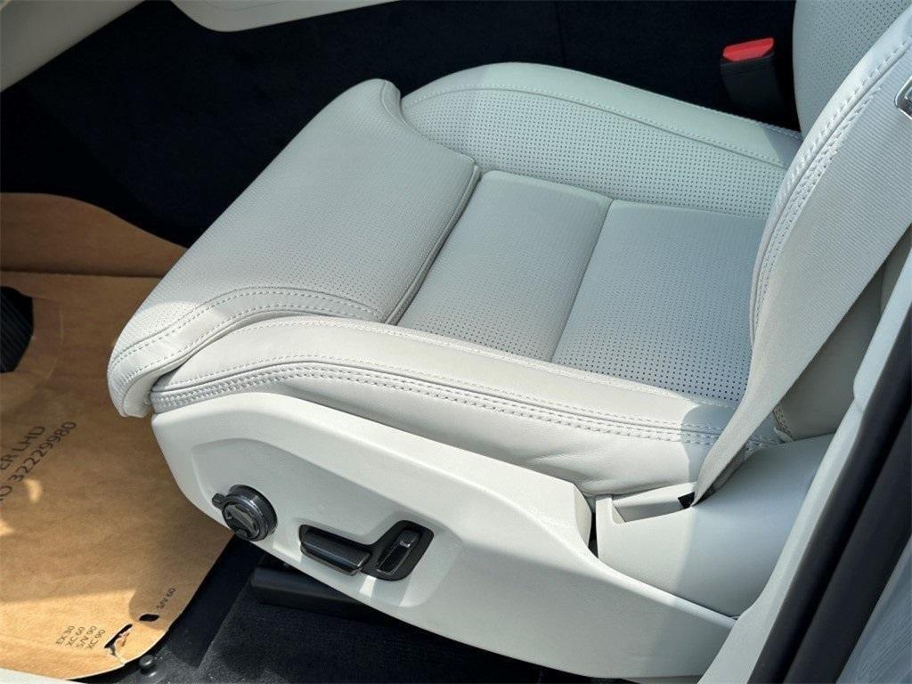 new 2026 Volvo XC60 car, priced at $60,935