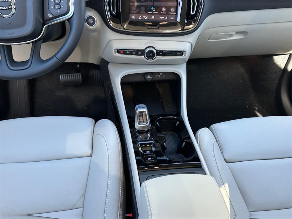 new 2026 Volvo XC40 car, priced at $49,595