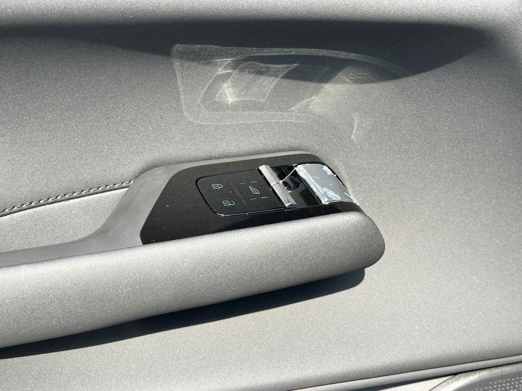new 2025 Volvo EX90 car, priced at $86,450