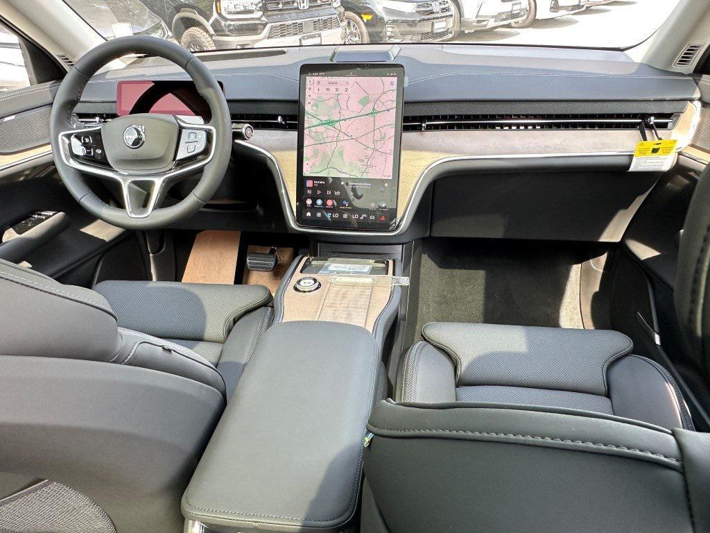new 2025 Volvo EX90 car, priced at $86,450