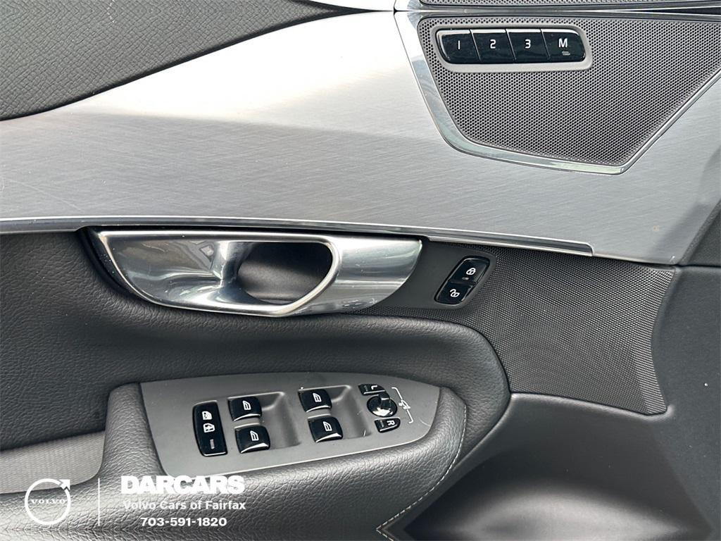 used 2018 Volvo XC90 car, priced at $18,600