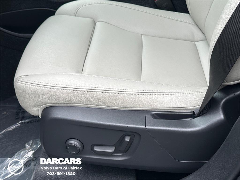 used 2024 Volvo XC40 car, priced at $33,700