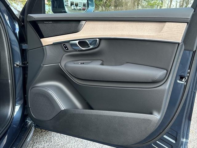 new 2025 Volvo XC90 Plug-In Hybrid car, priced at $75,895