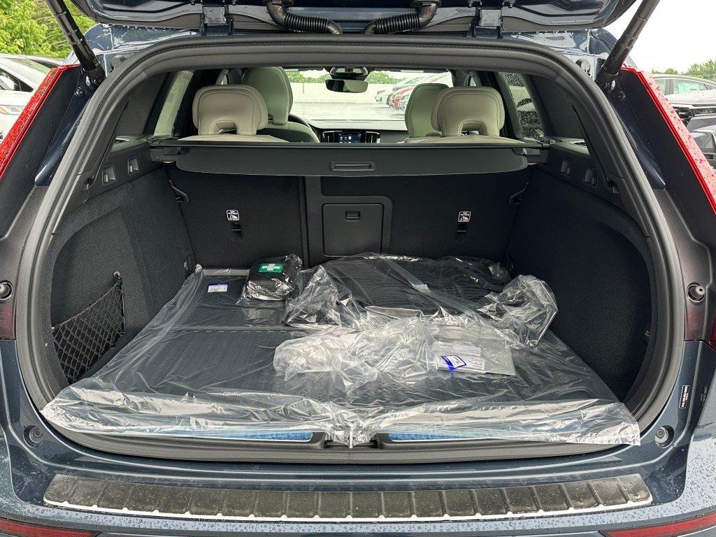 new 2025 Volvo V60 Cross Country car, priced at $57,555
