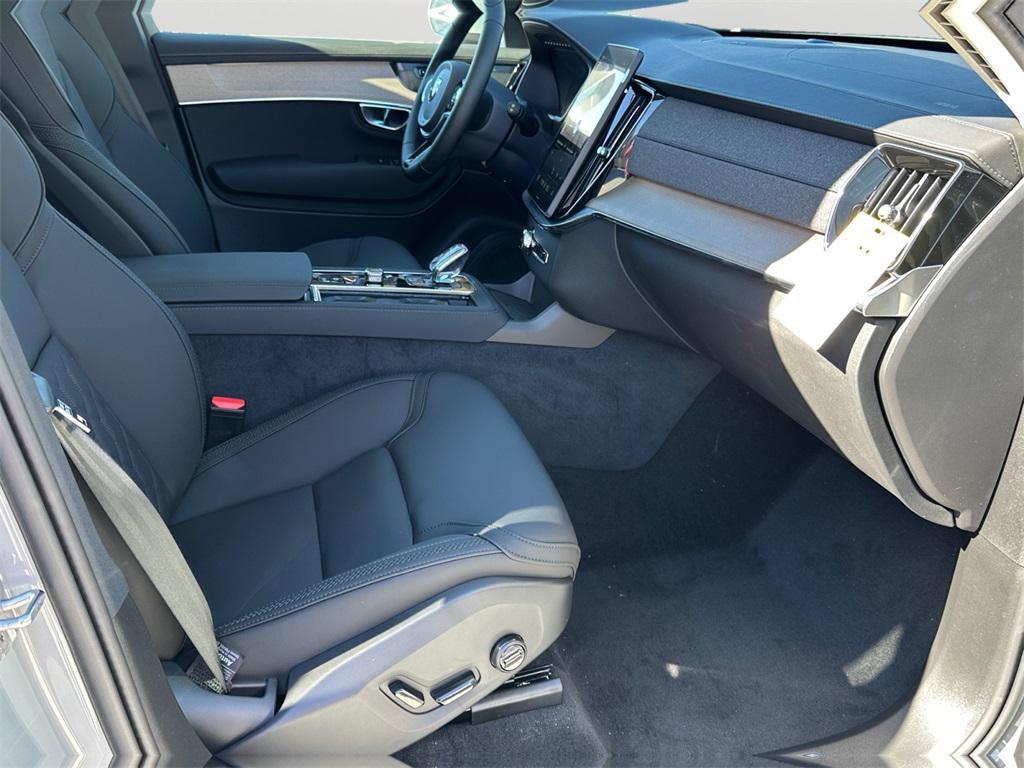 new 2026 Volvo XC90 car, priced at $68,325