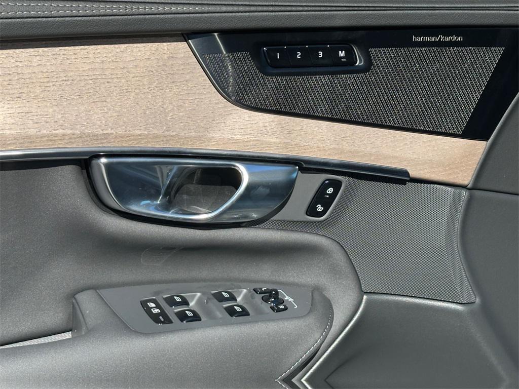 new 2026 Volvo XC90 car, priced at $68,325