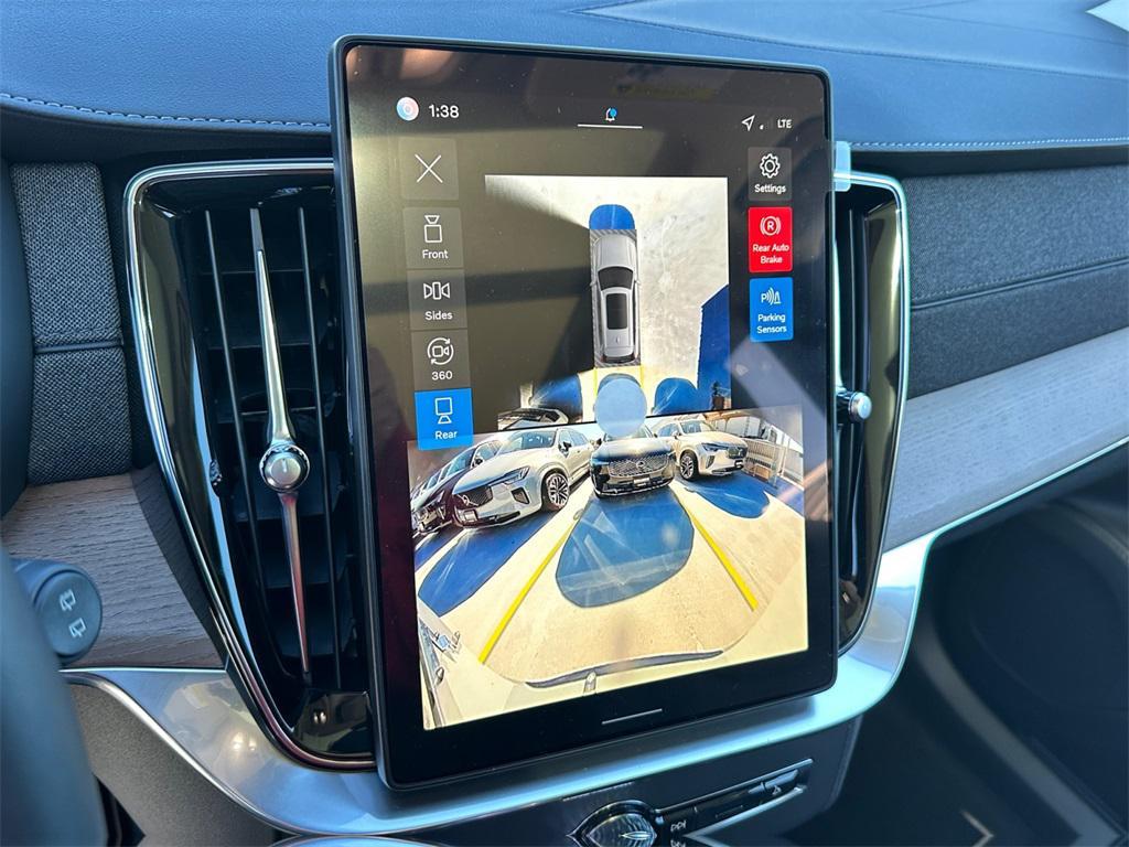 new 2026 Volvo XC90 car, priced at $68,325