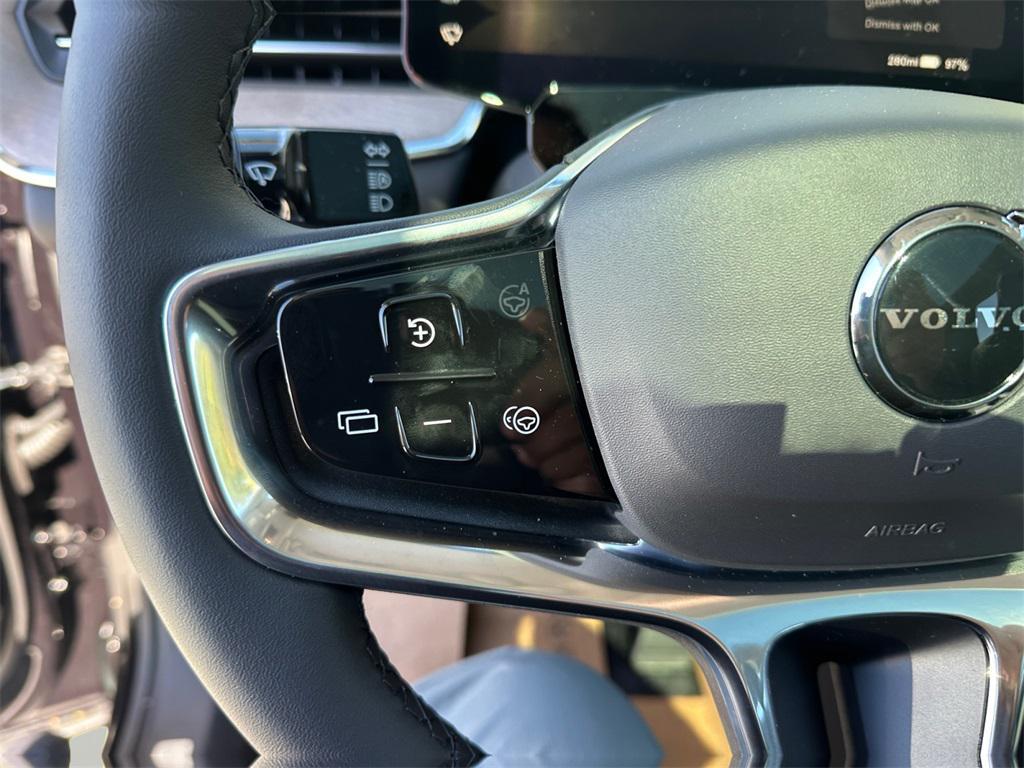 new 2025 Volvo EX90 car, priced at $88,490
