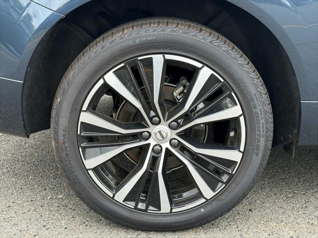 new 2025 Volvo XC60 car, priced at $55,335