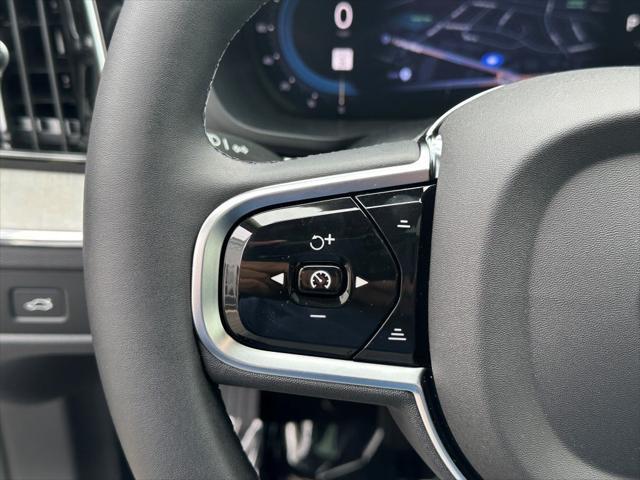 new 2025 Volvo XC60 car, priced at $55,335