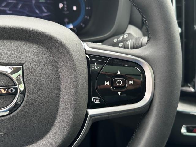 new 2025 Volvo XC60 car, priced at $55,335