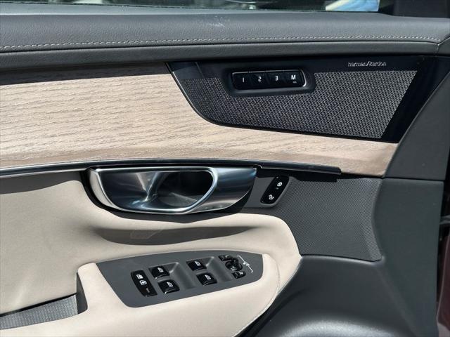 new 2025 Volvo XC90 Plug-In Hybrid car, priced at $76,395