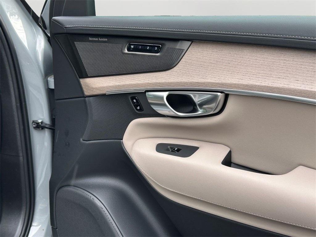 new 2026 Volvo XC90 car, priced at $73,445