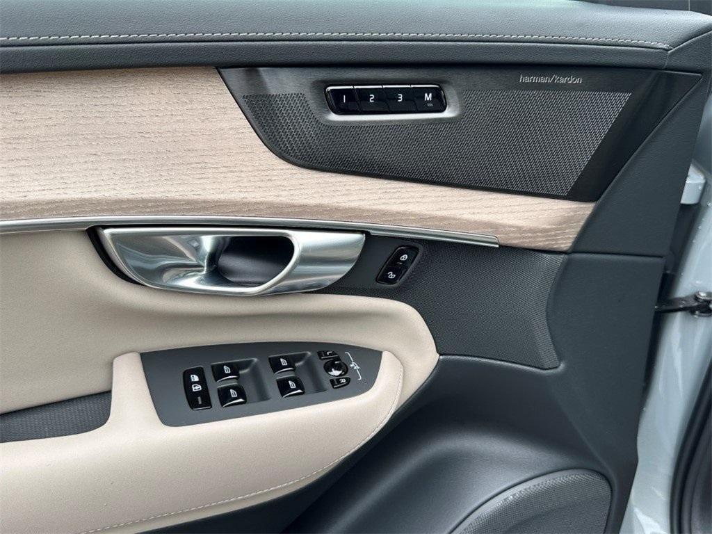 new 2026 Volvo XC90 car, priced at $73,445
