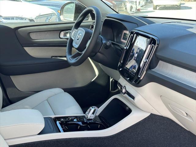 new 2025 Volvo XC40 car, priced at $47,335